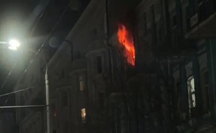 Пожар в доме на Большой Садовой. Скриншот с видео из местных Telegram-каналов