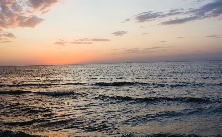 Азовское море на закате. Фото donnews.ru