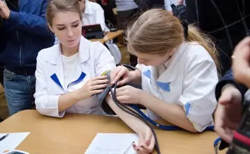 Учащиесяи медкласса. Фото пресс-службы Департамента образования Москвы