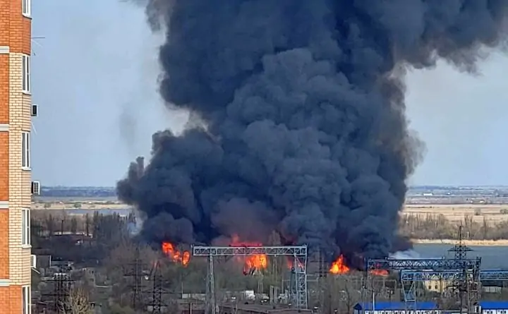 Плановое выжигание сухостоя в районе Александровки. Фото из соцсети