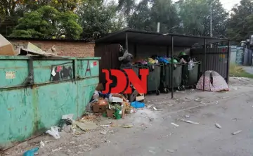 Неубранная мусорная площадка. Фото donnews.ru