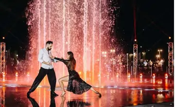 Танцы на фонтане "Левобережный". Фото пресс-службы Сбербанка