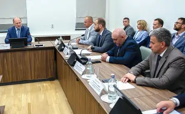 Александр Скрябин и представители Совета отцов. Фото пресс-службы администрации Ростова