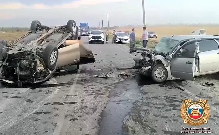 Фото с места ДТП отдела пропаганды УГИБДД по Ростовской области