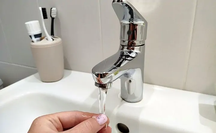 Вода из крана. Фото donnews.ru