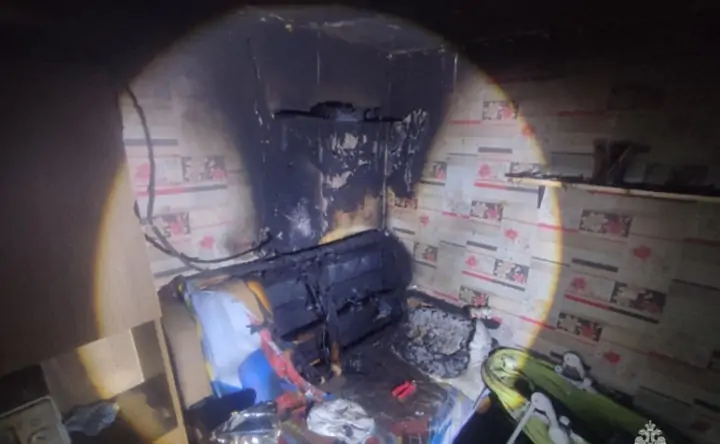 Фото с места пожара ГУ МЧС по Ростовской области