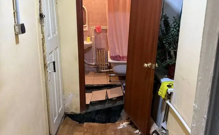 Обрушение плиты в Таганроге. Фото: тг-канал Светланы Камбуловой