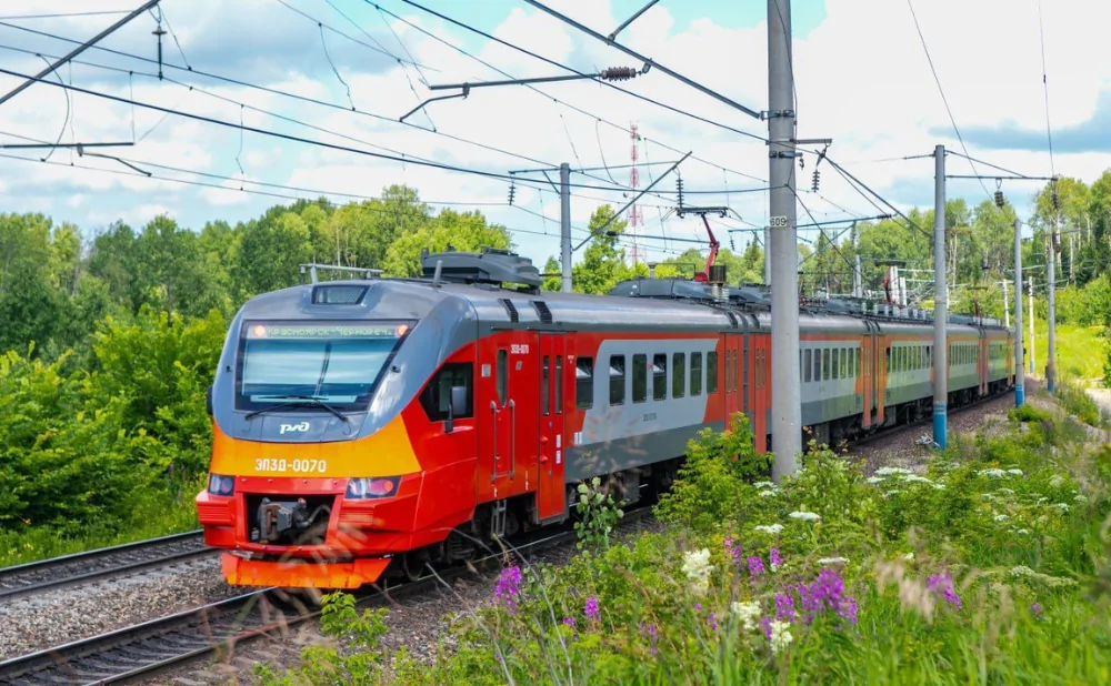 Электропоезд. Фото пресс-служба ОАО «РЖД»