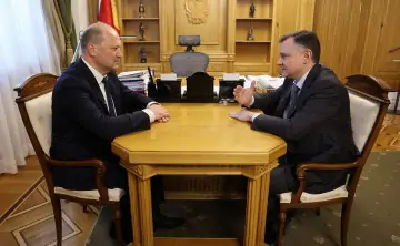 Александр Скрябин и Юрий Слюсарь. Фото пресс-службы правительства Ростовской области