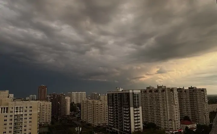 Тучи над Ростовом. Фото donnews.ru