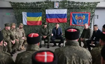 Встреча Юрия Слюсаря с военнослужащими. Фото пресс-службы губернатора Ростовской области