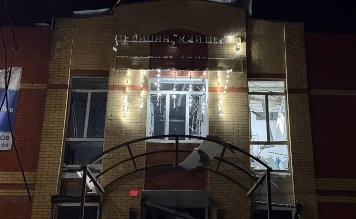 Повреждённое здание в Батайске. Фото пресс-службы губернатора Ростовской области