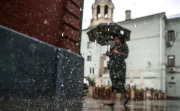 Дождь. Фото Дмитрия Серебрянникова, ТАСС