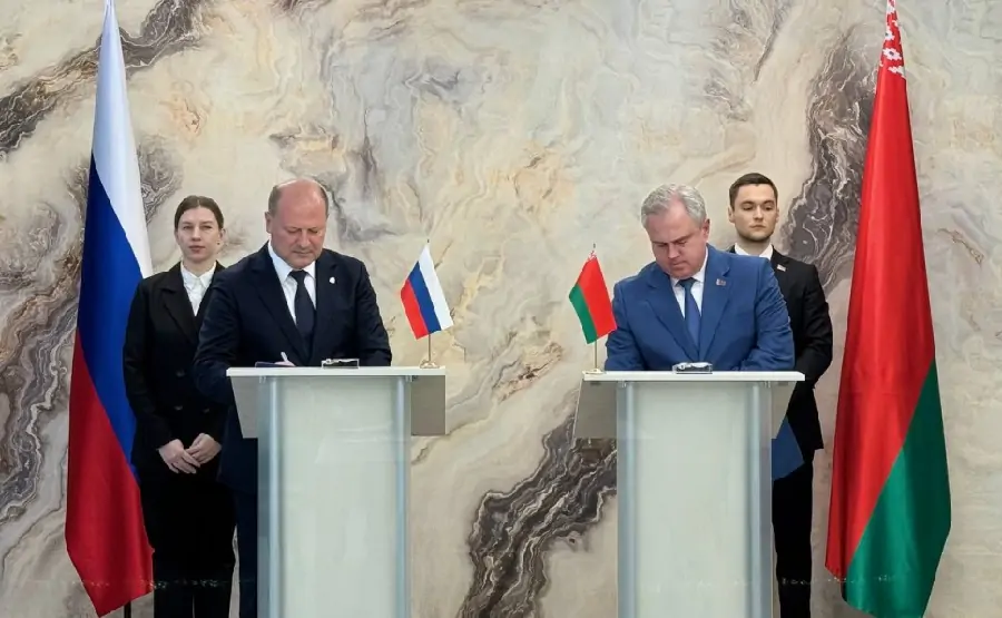 Подписание соглашения. Фото администрации Ростова