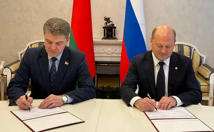 Подписание соглашения. Фото из telegram-канала Александра Скрябина