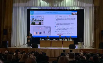 Валентин Кукин во время отчёта. Фото Ангелины Булановой