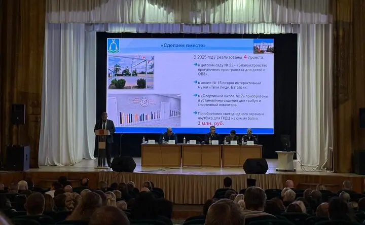 Валентин Кукин во время отчёта. Фото Ангелины Булановой