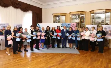 Глава Ростова поздравил матерей участников СВО. Фото пресс-службы администрации города