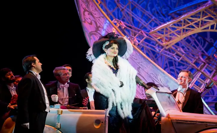 Кадр из оперетты «Веселая вдова». Фото пресс-службы Ростовского музыкального театра