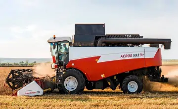 Комбайн. Фото: тг-канал "Ростсельмаш"