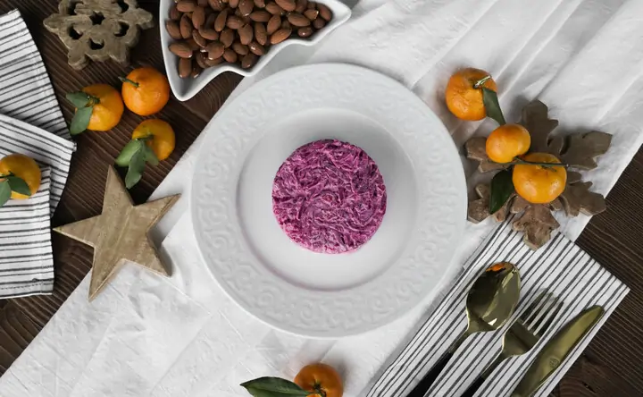 Селёдка под шубой. Фото торговой сети «Пятёрочка»