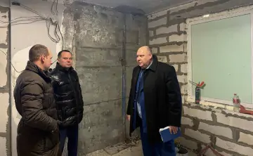 Проверка проделанной подрядчиком работы. Фото из telegram-канала Валентина Кукина