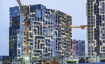 Стройка. Фото Известия/Константин Кокошкин