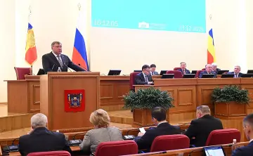 Александр Ищенко на 27-м заседании Заксобрания региона. Фото пресс-службы Заксобрания региона