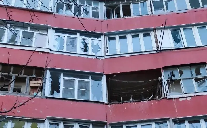 Повреждённый дом в Таганроге. Фото из соцсети