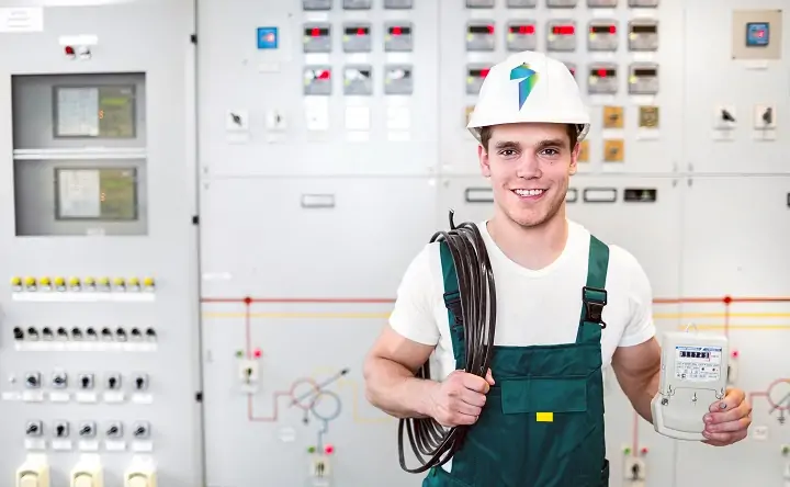 Сотрудник «ТНС энерго». Фото предоставлено пресс-службой «ТНС энерго Ростов-на-Дону»