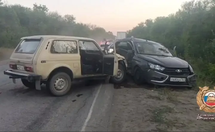 Фото с места ДТП отдела пропаганды УГИБДД по Ростовской области