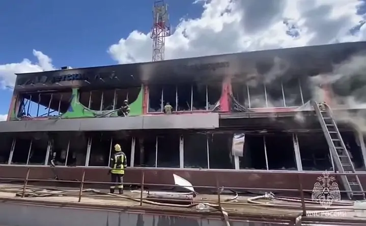 Фото с места пожара пресс-службы ГУ МЧС по Ростовской области