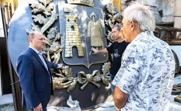 Александр Скрябин в мастерской. Фото пресс-службы администрации Ростова