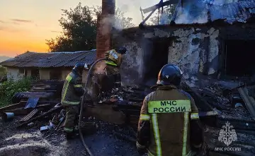 Фото с места пожара ГУ МЧС по Ростовской области