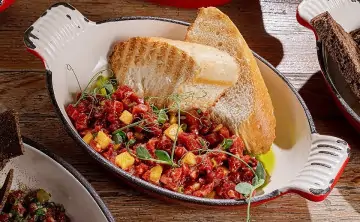 Тартар. Фото из социальной сети бара Корова