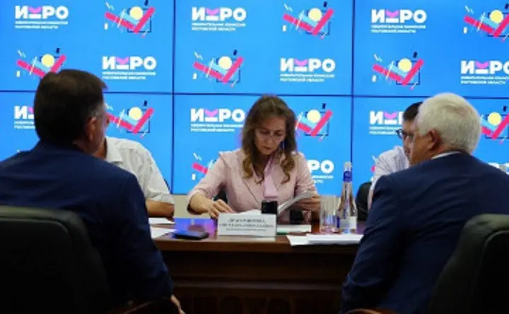 Подача документов. Фото пресс-службы избирательной комиссии Ростовской области