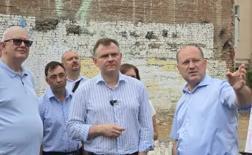 Юрий Слюсарь и Александр Скрябин на месте будущего сквера. Фото donland.ru