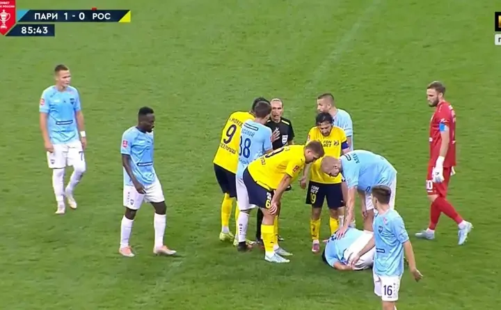 Момент матча. Кадр из трансляции «Матч ТВ»