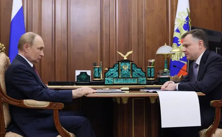 Владимир Путин и Юрий Слюсарь. Фото с официального сайта kremlin.ru