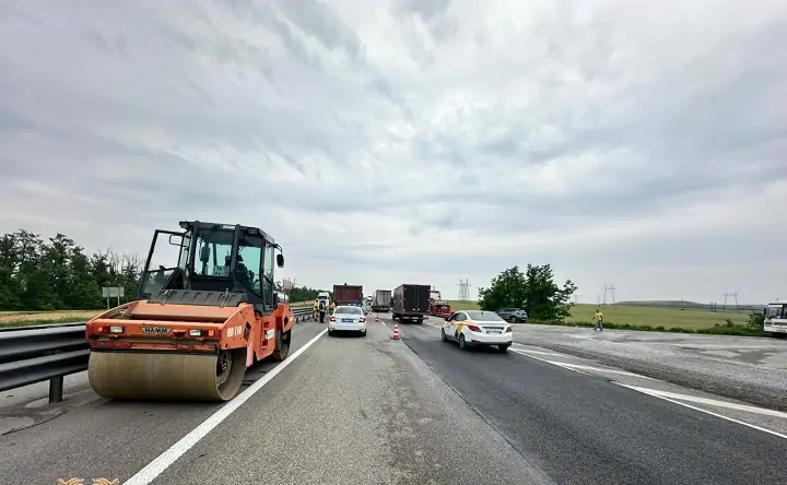 Ремонт на М4 «Дон». Фото отдела пропаганды Госавтоинспекции Ростовской области