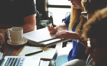 Работа в офисе. Фото pxhere.com