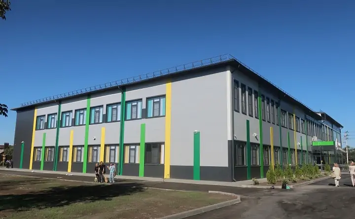 Модульное здание школы № 6. Фото donland.ru