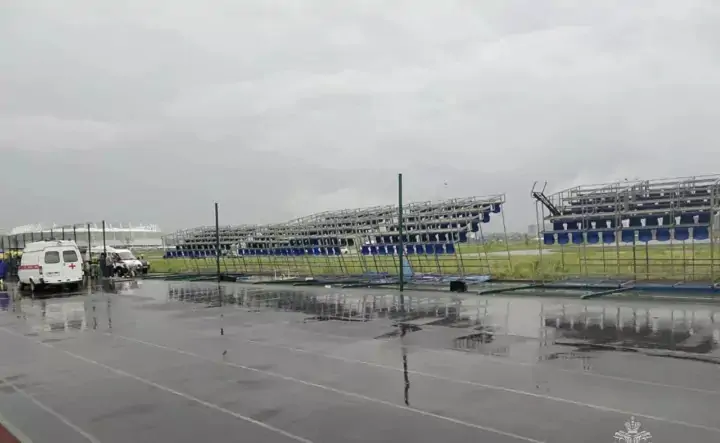 Обрушение трибун. Фото пресс-службы МЧС России