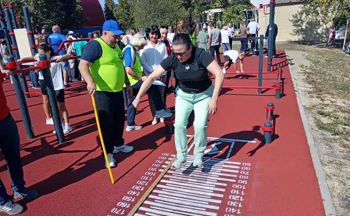 Сдача нормативов на площадке ГТО. Фото donland.ru
