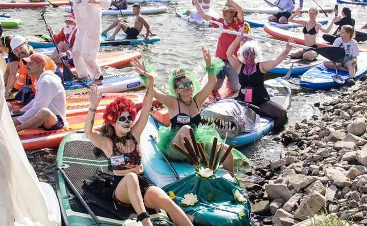 Участники фестиваля в образе. Фото donnews.ru