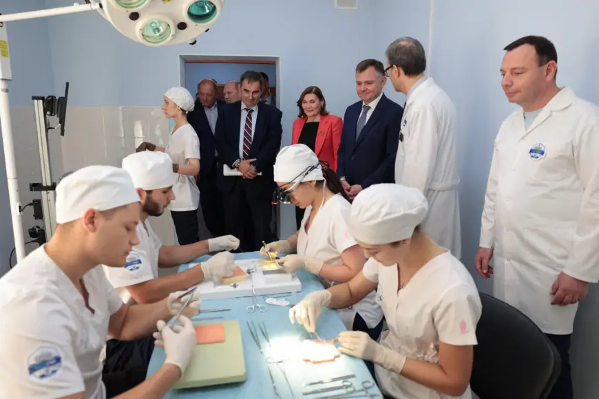 Юрий Слюсарь в РостГМУ. Фото donland.ru