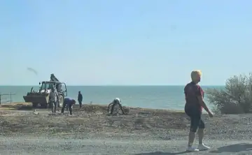 Расчистка площадки после пожара. Фото "Ёрш.Таганрог"