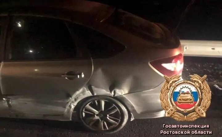 Lada Granta после ДТП. Фото пресс-службы Госавтоинспекции по Ростовской области