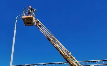 Замена фонаря. Фото из Telegram-канала Александра Скрябина