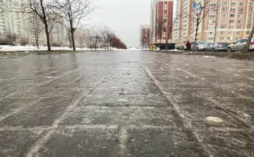 Тротуары Ростова обледенели. Фото donnews.ru